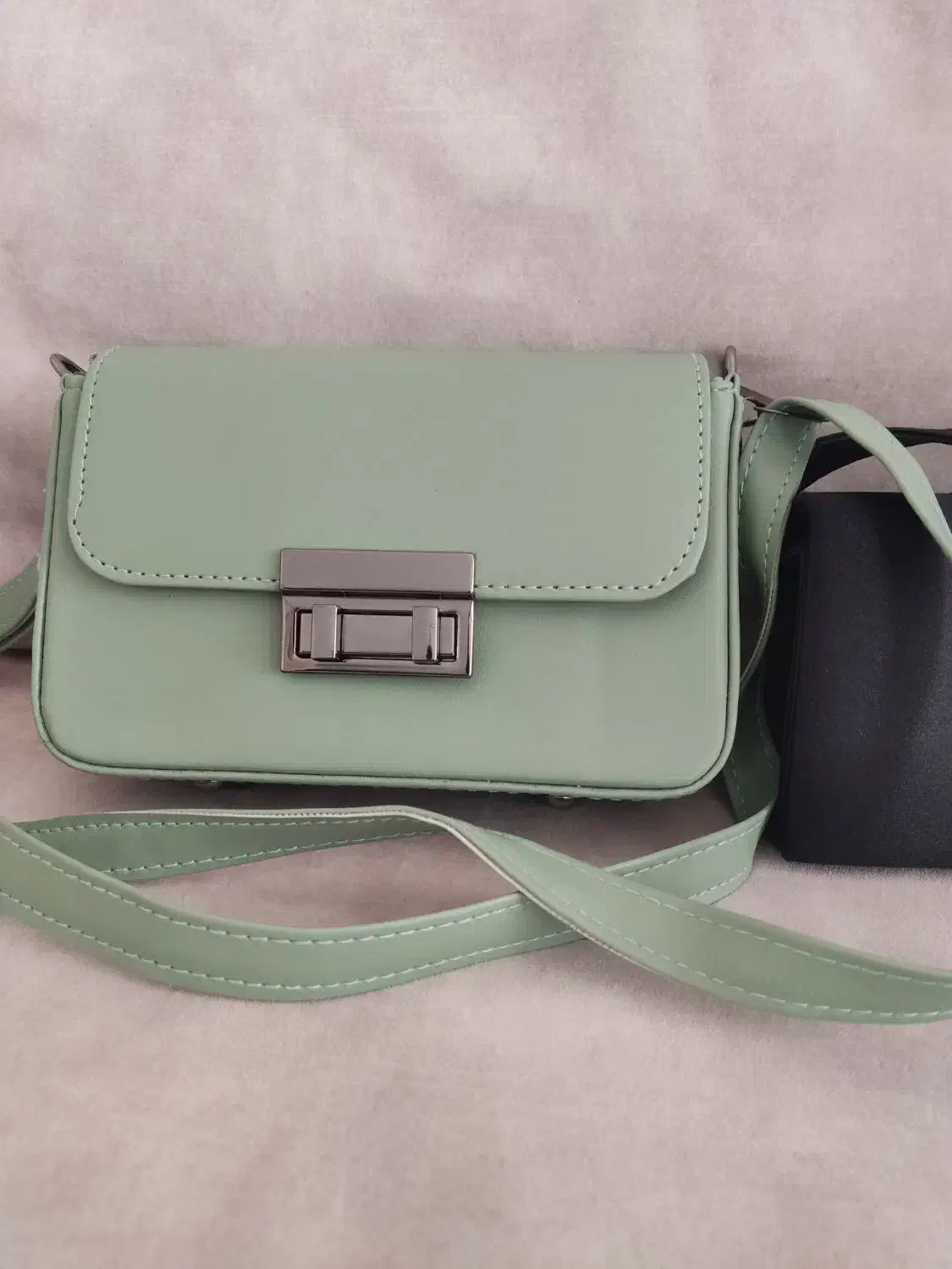 کیف نو یک بار هم استفاده نشده|کیف، کفش، کمربند|بروجرد, |دیوار