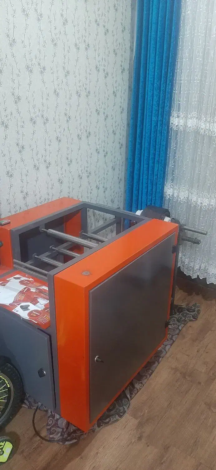 یک دستگاه بسته بندی سفره یکبارمصرف و کیسه زباله نو|ماشین‌آلات صنعتی|دماوند, دماوند|دیوار