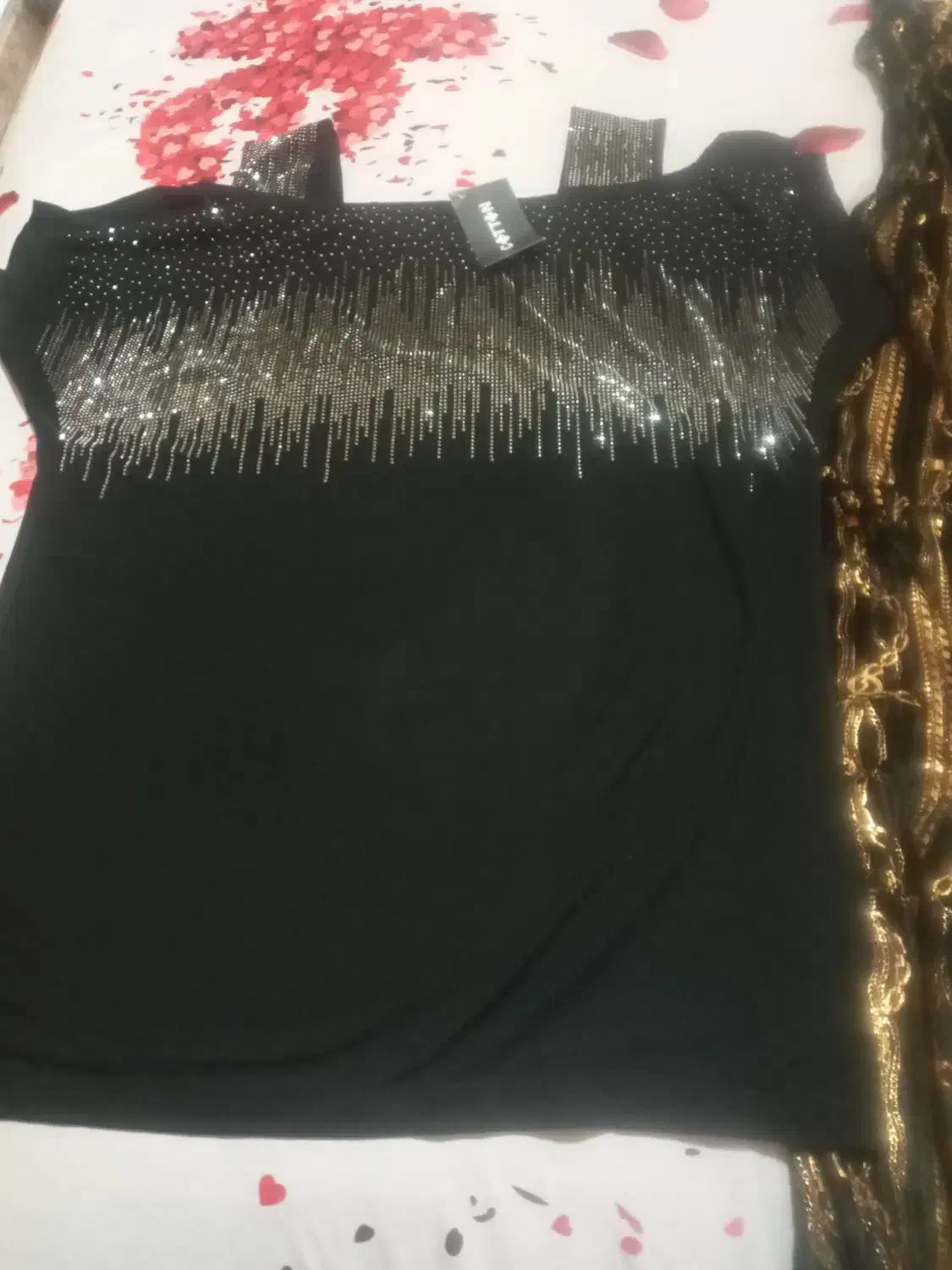 لباس نگین سنگ دوزی شده|لباس|رشت, منظریه|دیوار