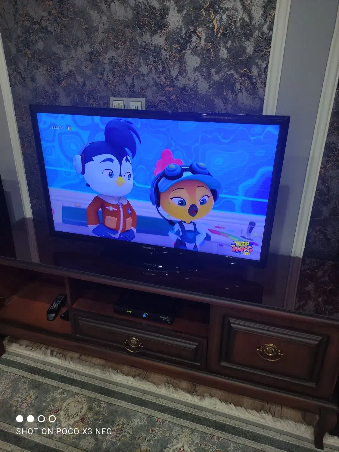 تلویزیون ال ای دی 42 اینچ|تلویزیون و پروژکتور|هشتگرد, هشتگرد قدیم|دیوار