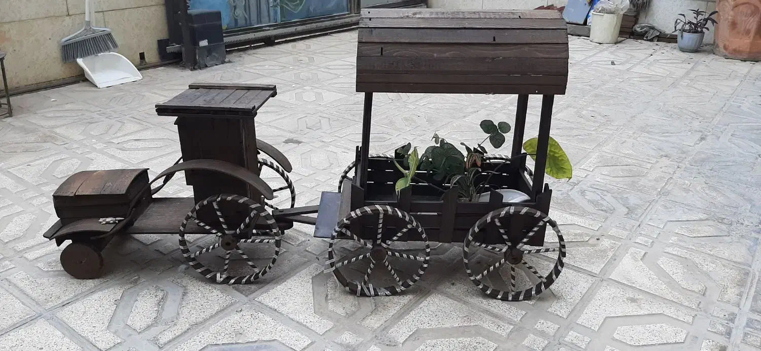 قطار چوبی|گل مصنوعی|قیامدشت - خاورشهر, |دیوار