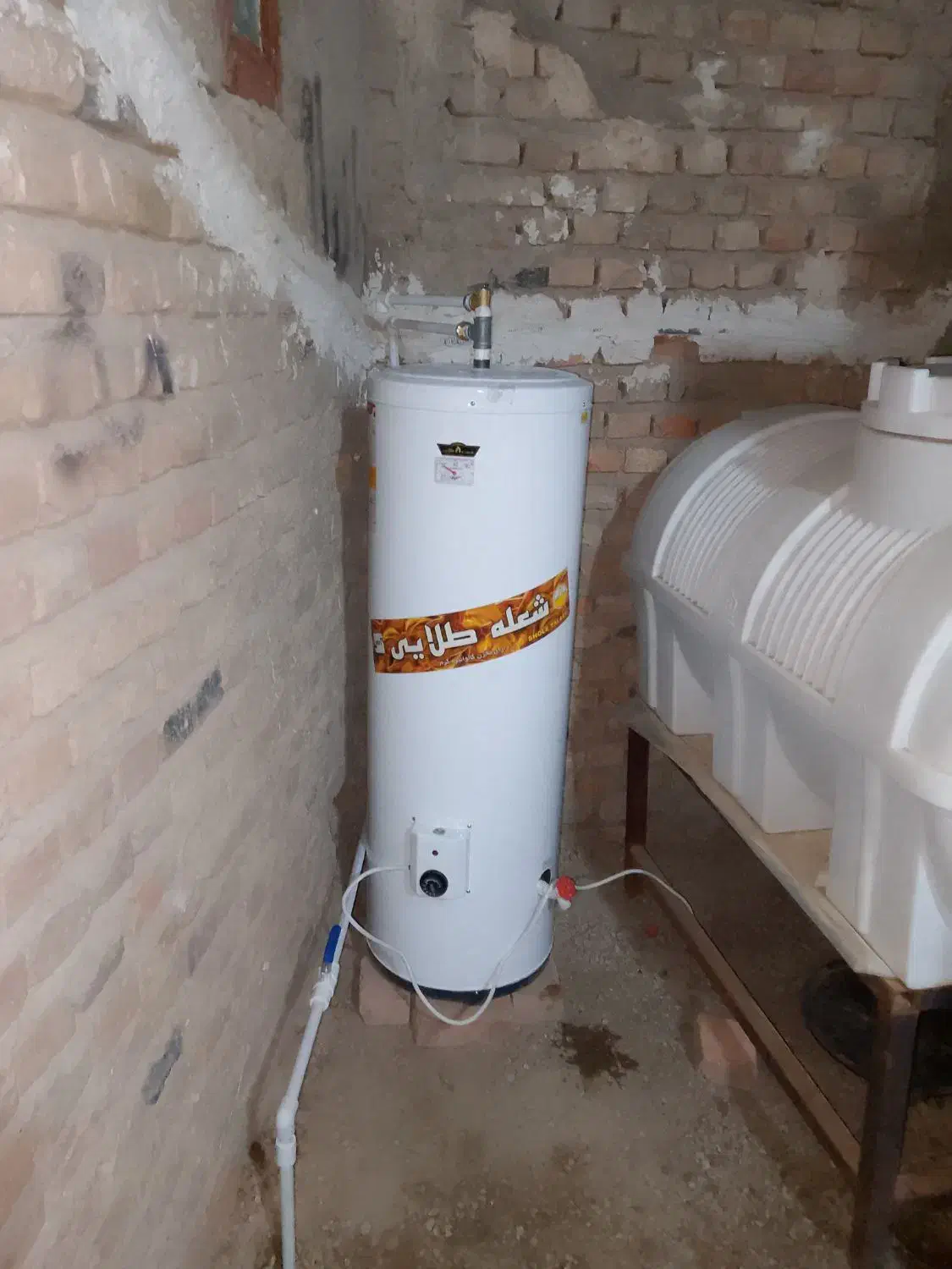 لوله کشی وبرق کشی ساختمان|خدمات پیشه و مهارت|خاش, |دیوار