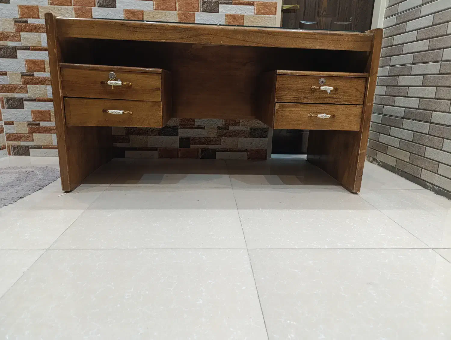 میز اداری|مبلمان اداری|ملایر, |دیوار