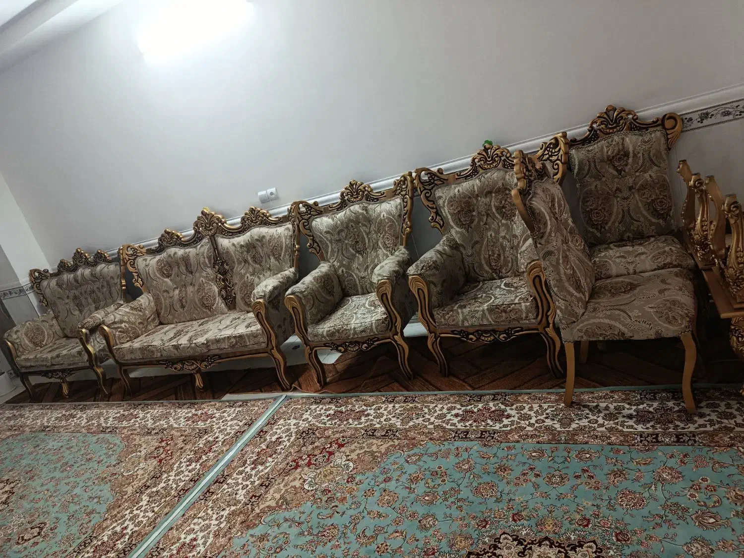 مبل ۸ نفره سلطنتی|مبلمان خانگی و میز عسلی|رباط‌کریم, نصیرشهر|دیوار