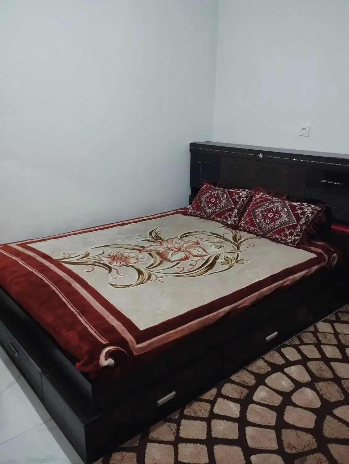 تخت دونفره|تخت و سرویس خواب|وحیدیه, |دیوار