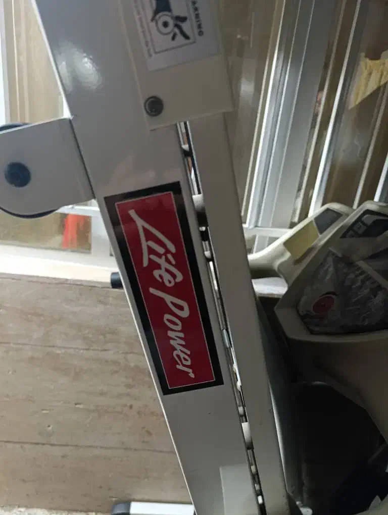 ترمیل در حد نو بسیار تمیز|تجهیزات ورزشی|اسلامشهر, شهرک مهدیه|دیوار