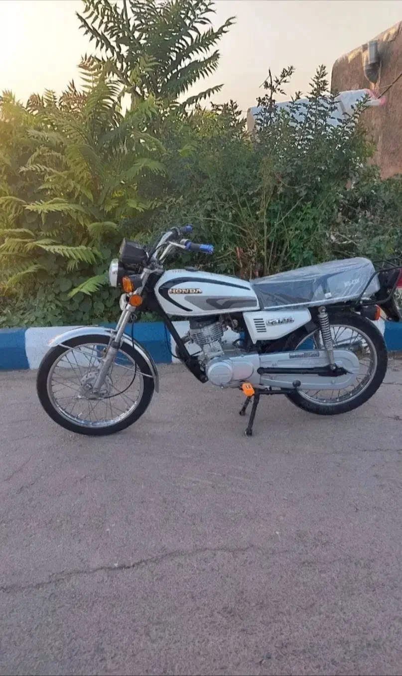 موتور 125|موتورسیکلت|گهواره, |دیوار