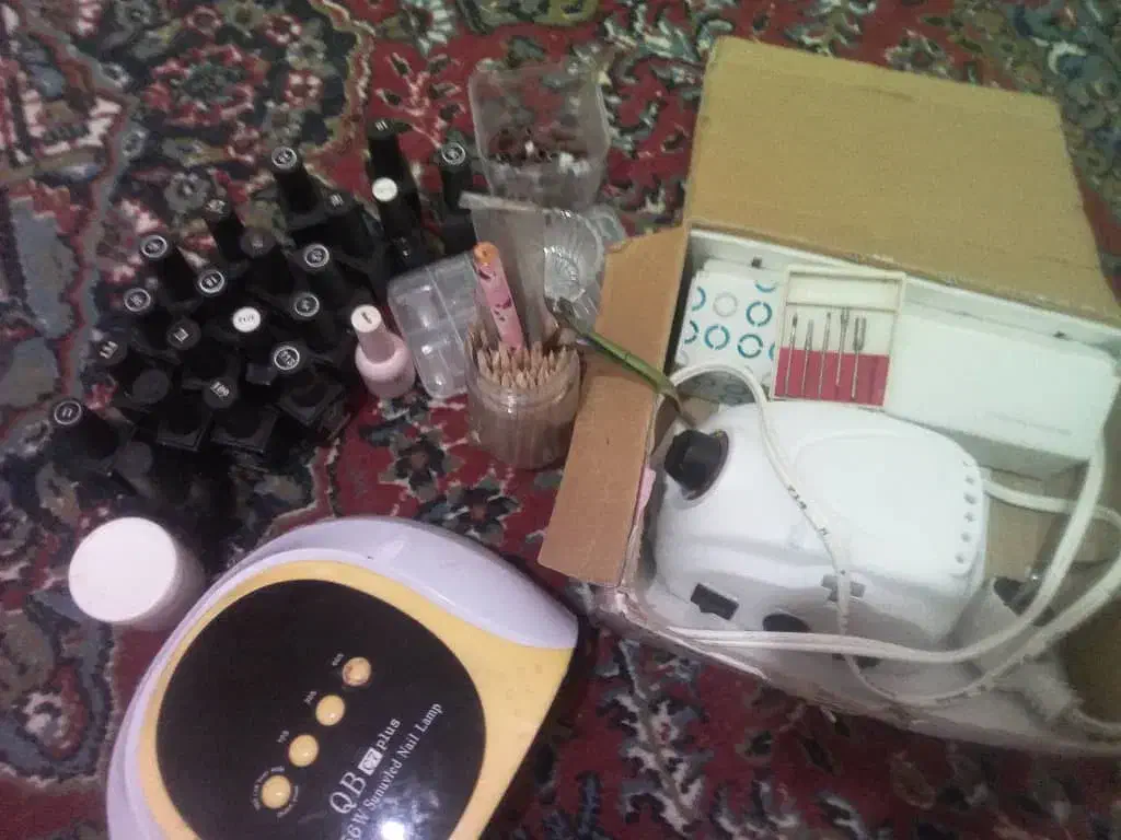 وسایل کاشت ناخن|آرایشگاه و سالن‌های زیبایی|بیضا, |دیوار