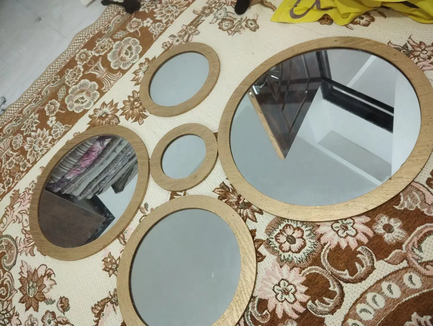 آینه|آینه|پارسآباد, |دیوار