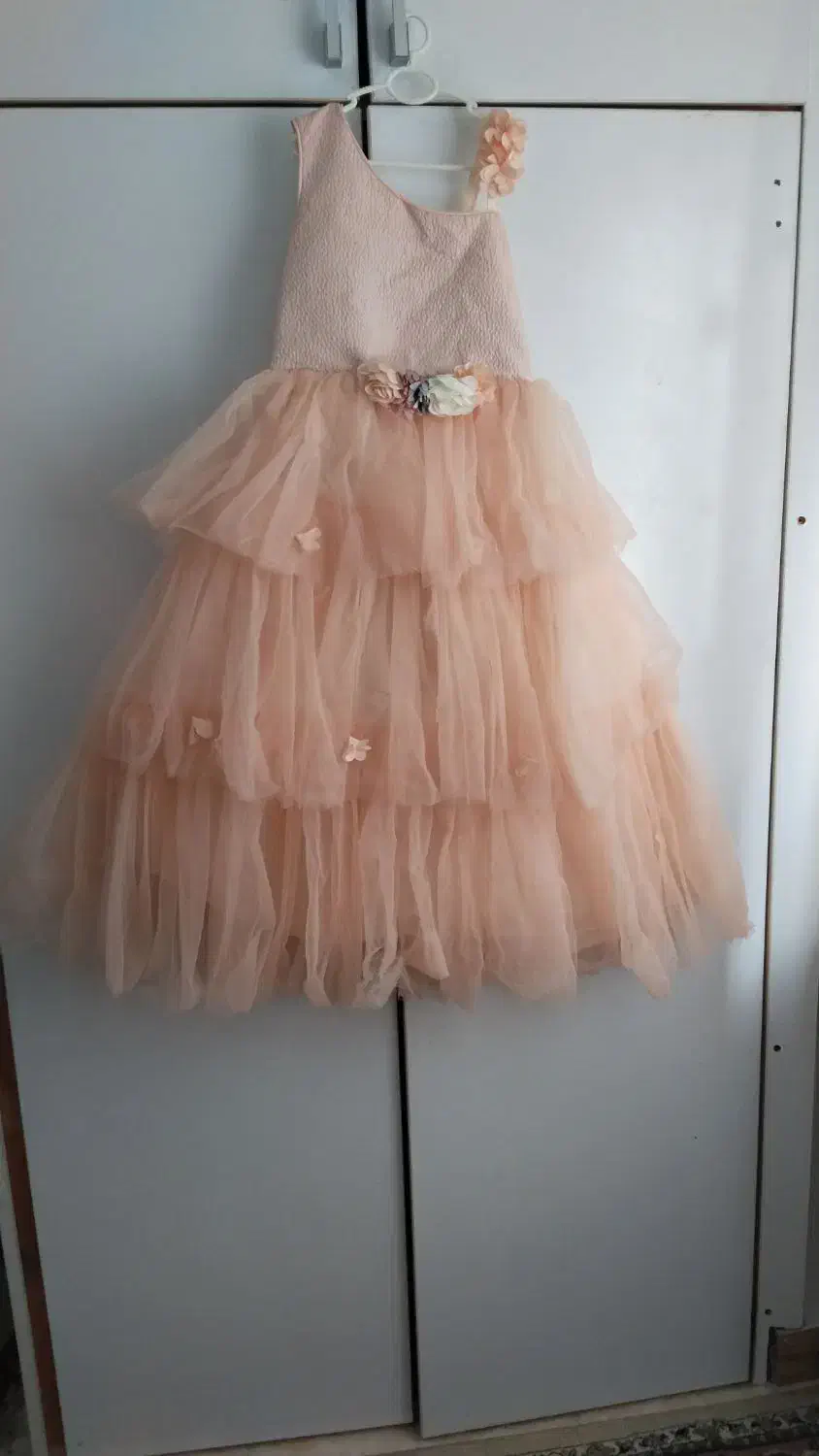 پیراهن دخترانه|لباس|صومعه‌سرا, |دیوار