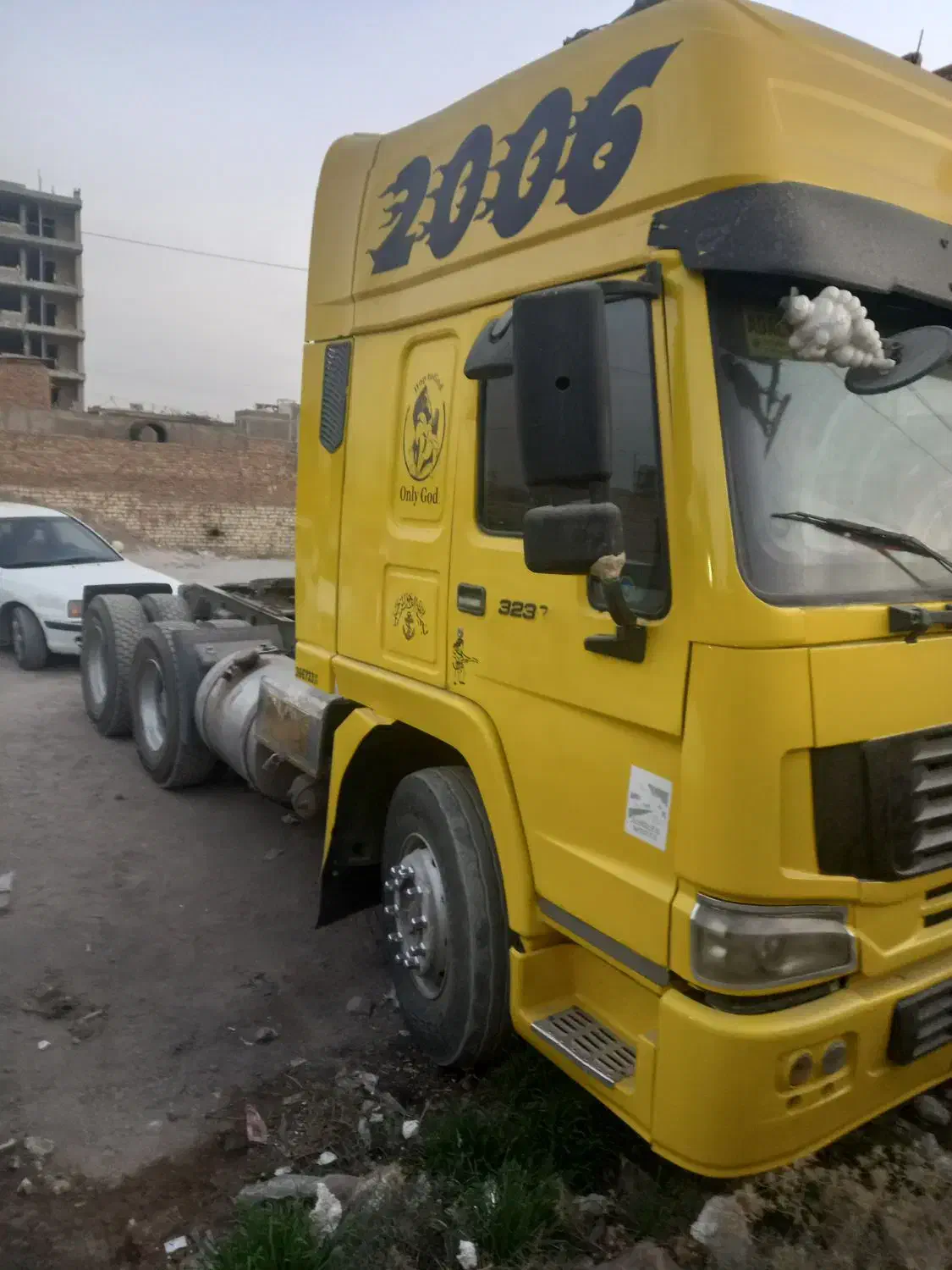 کشنده هوو۲۰۰۶نیم دوم|خودرو سنگین|کاشان, زیدی|دیوار