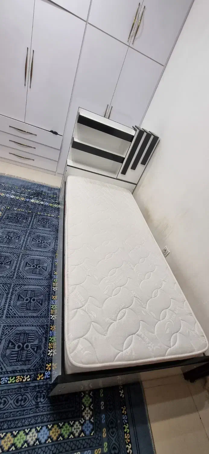 تخت خواب تک نفره|تخت و سرویس خواب|فرخشهر, |دیوار