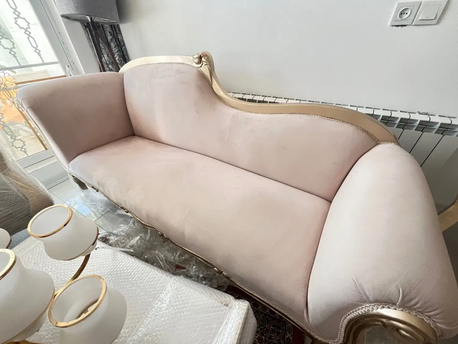 مبل نئو کلاسیک بسیار تمیز|مبلمان خانگی و میز عسلی|دابودشت, |دیوار