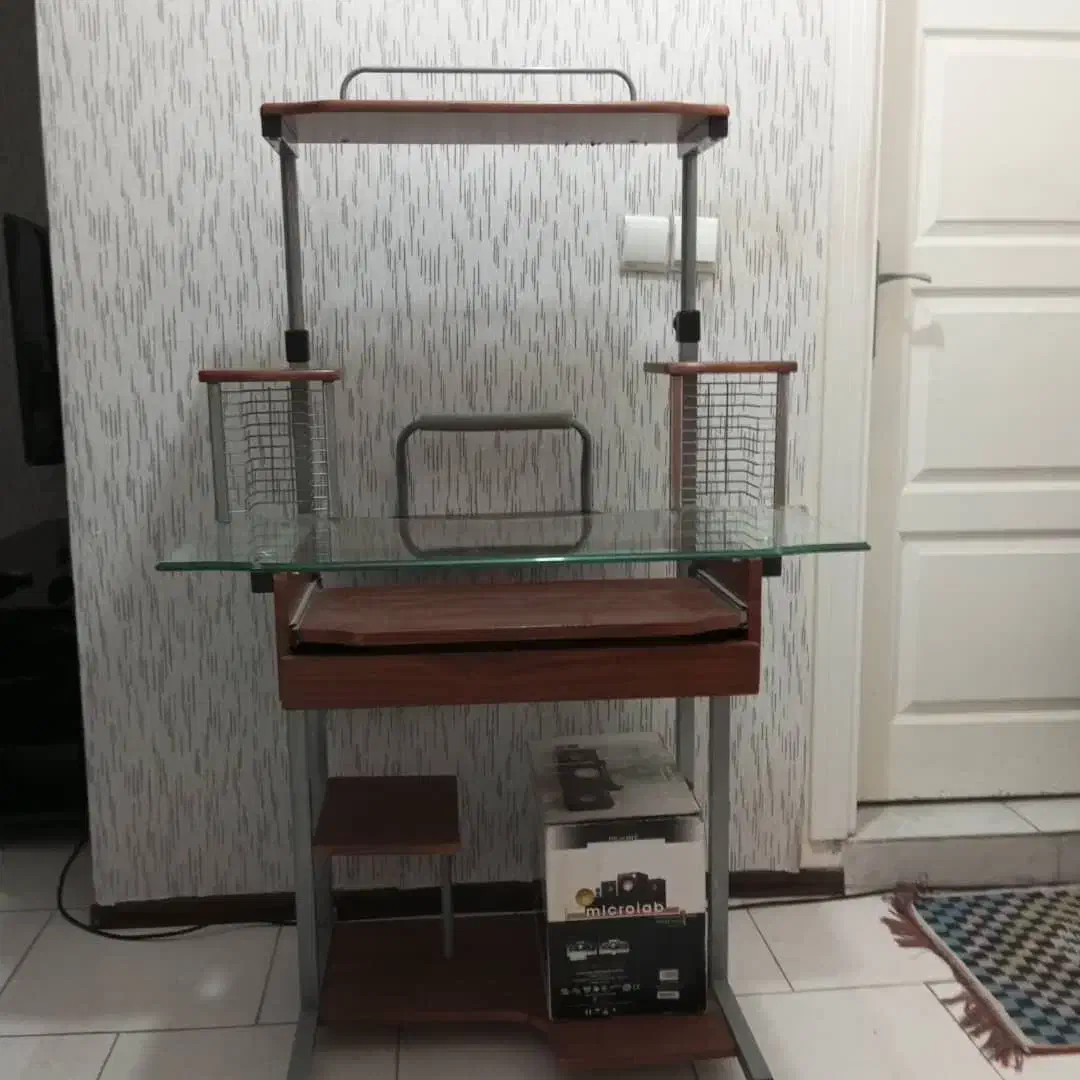 میز کامپیوتر|میز تحریر و کامپیوتر|پردیس, فاز ۱۱|دیوار