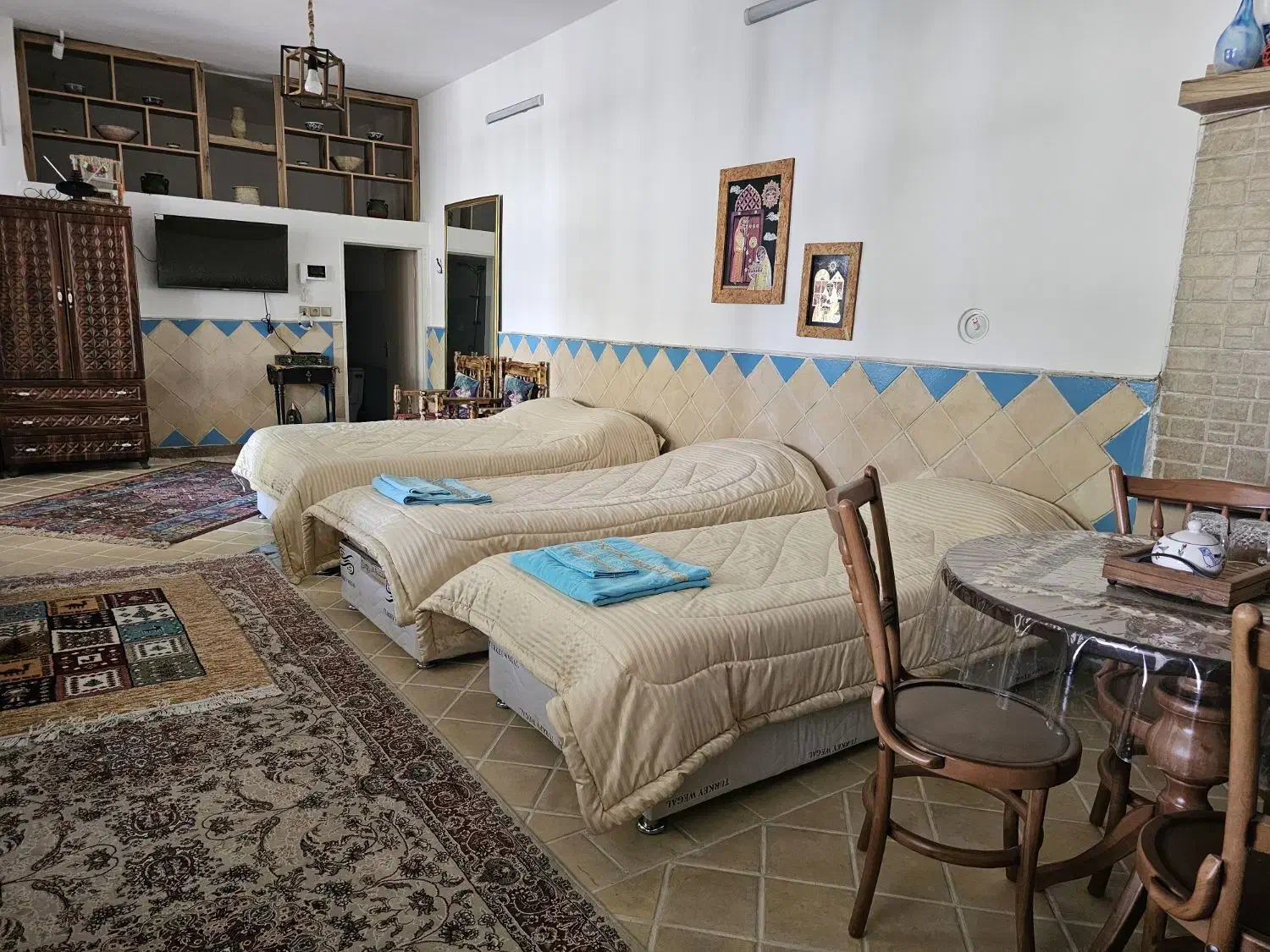 سویئت  با امکانات کامل و  پارکینگ در حیاطی  زیبا|اجارهٔ کوتاه‌مدت آپارتمان و سوئیت|کاشان, باغ ماجد|دیوار