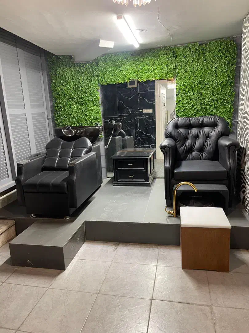 اجاره صندلی اجاره تخت به همهلاین هادر اموزشگاه|خدمات آرایشگری و زیبایی|تهران, میرداماد|دیوار