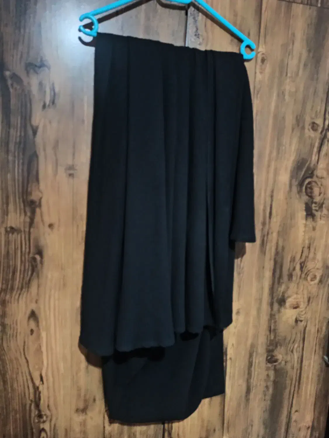 چادر مشکی|لباس|رشت, سعدی (تختی)|دیوار