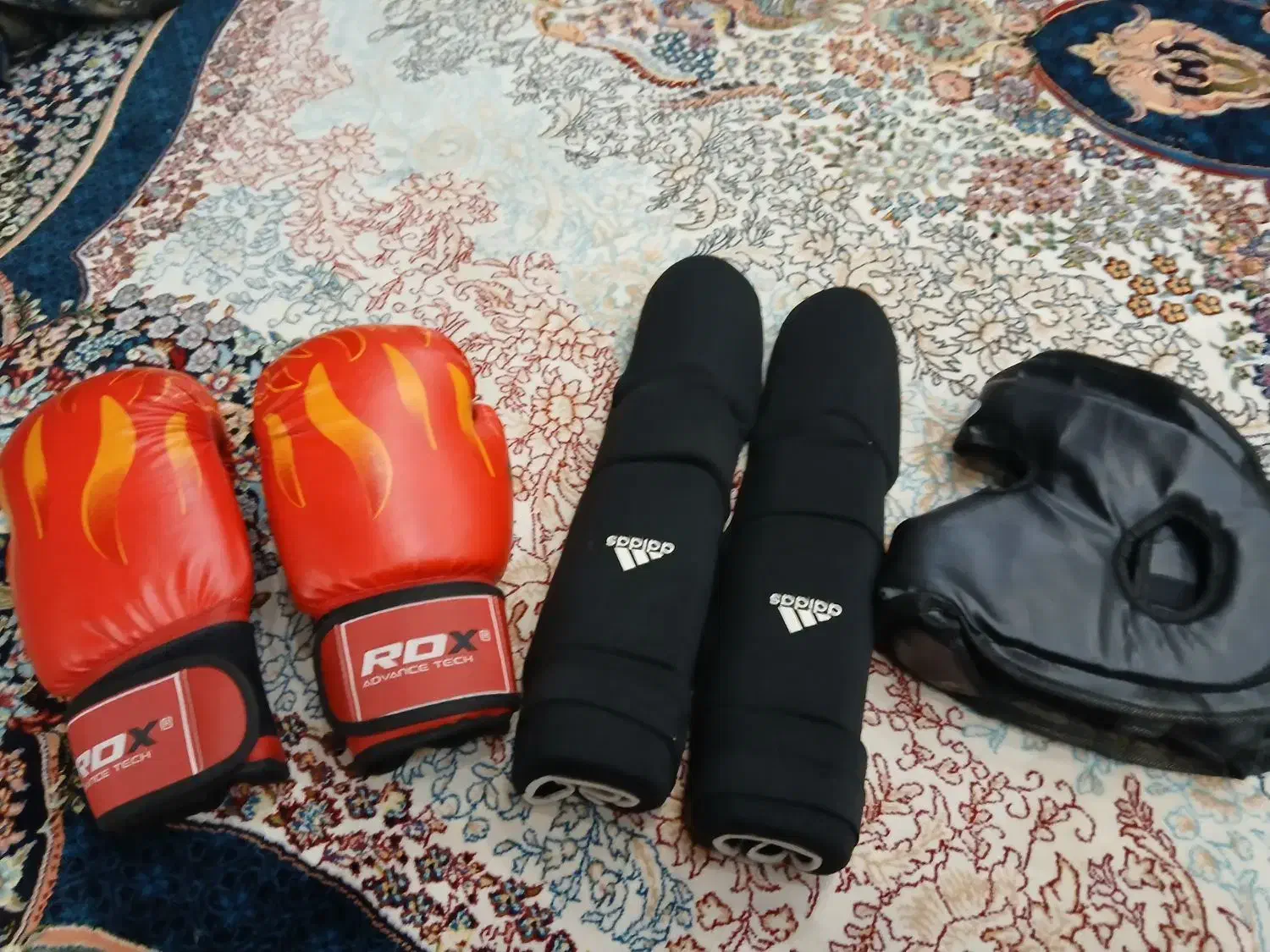 تجهیزات کیک بوکس|تجهیزات ورزشی|شیراز, لاله|دیوار