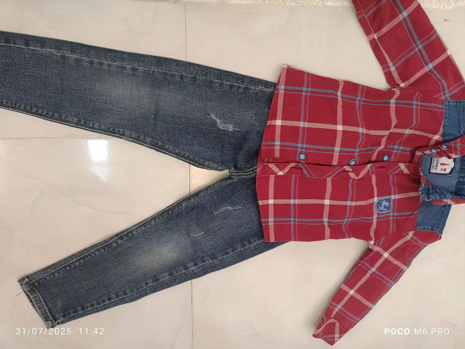 تعدادی لباس|لباس|زاهدان, |دیوار