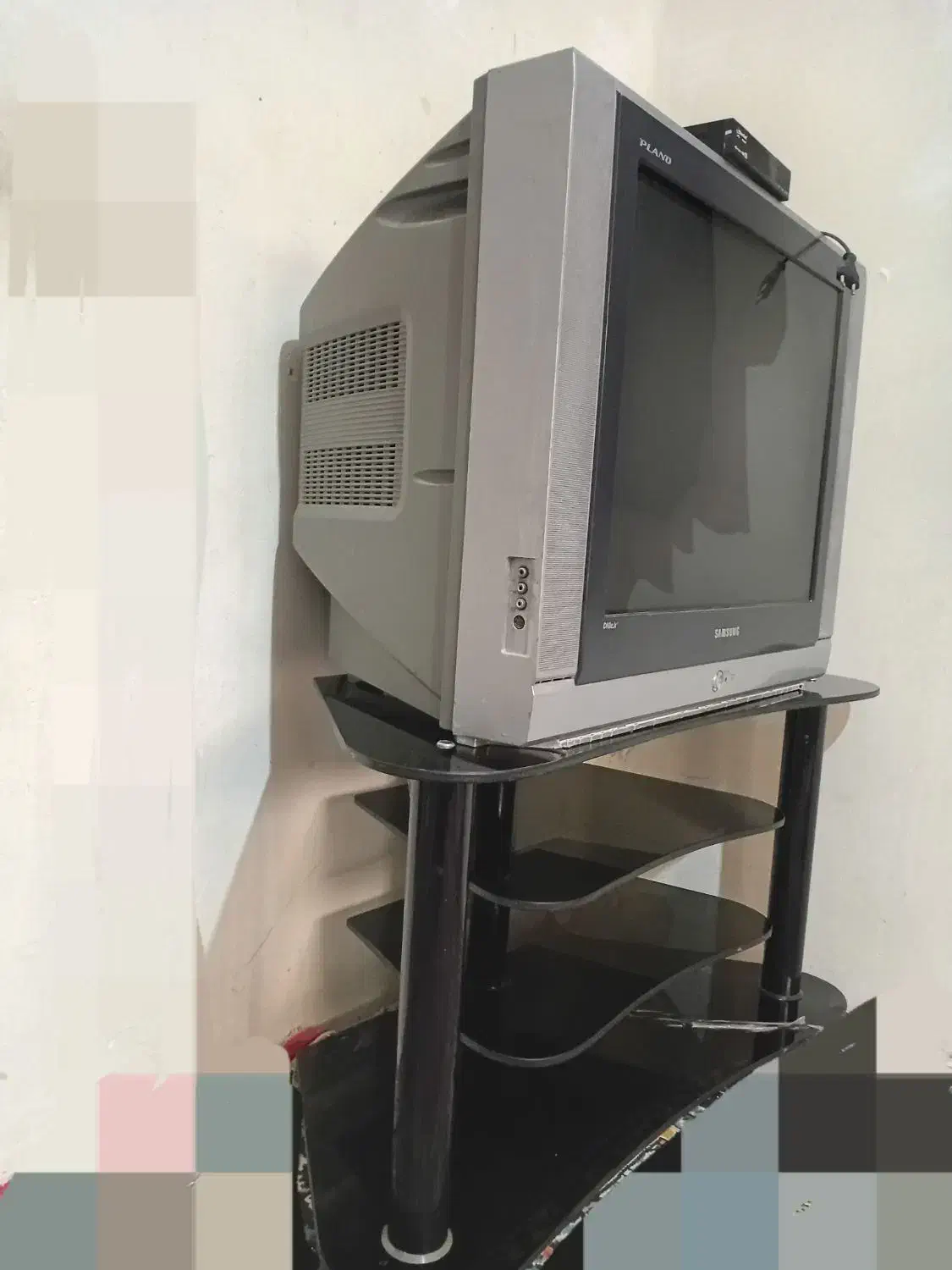 تلوزیون و میزش و دیجیتال|تلویزیون و پروژکتور|تربت جام, نظامی|دیوار