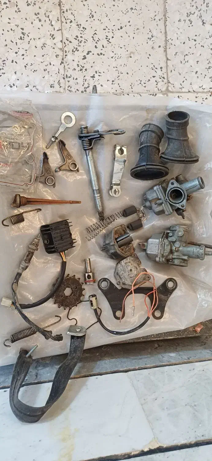 دوعدد کاربرات وطلق بادگیر درحدنوو قطعات هوندا|قطعات یدکی و لوازم جانبی|تاکستان, |دیوار