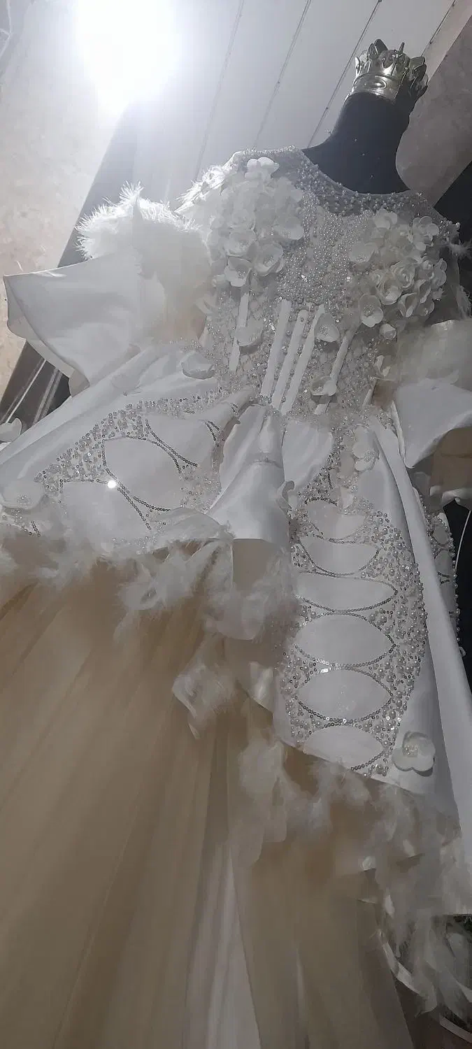 لباس عروس|لباس|اندیشه, اندیشه فاز ۱|دیوار