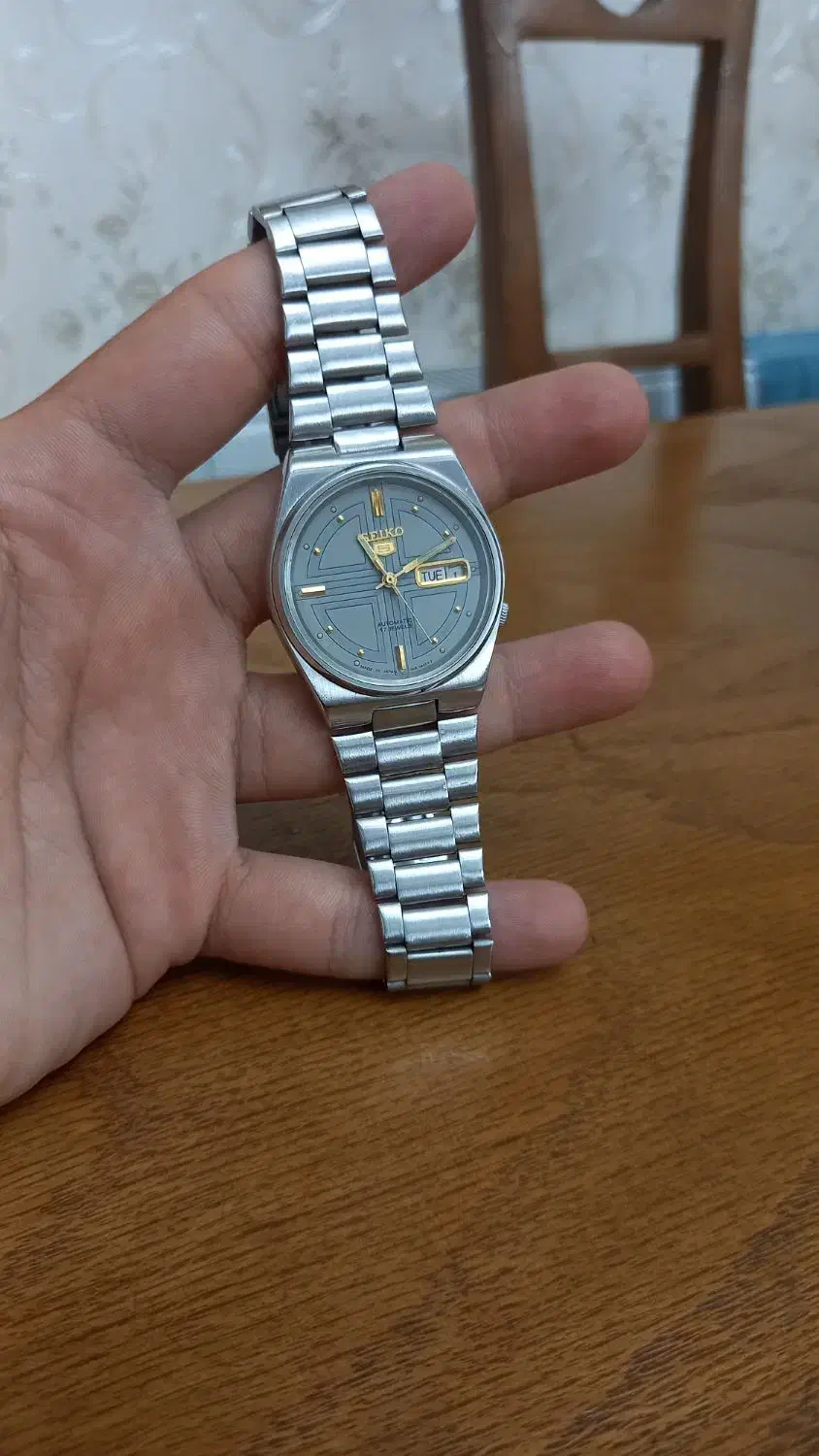 سیکو ۵ اصل|ساعت|سمنان, |دیوار