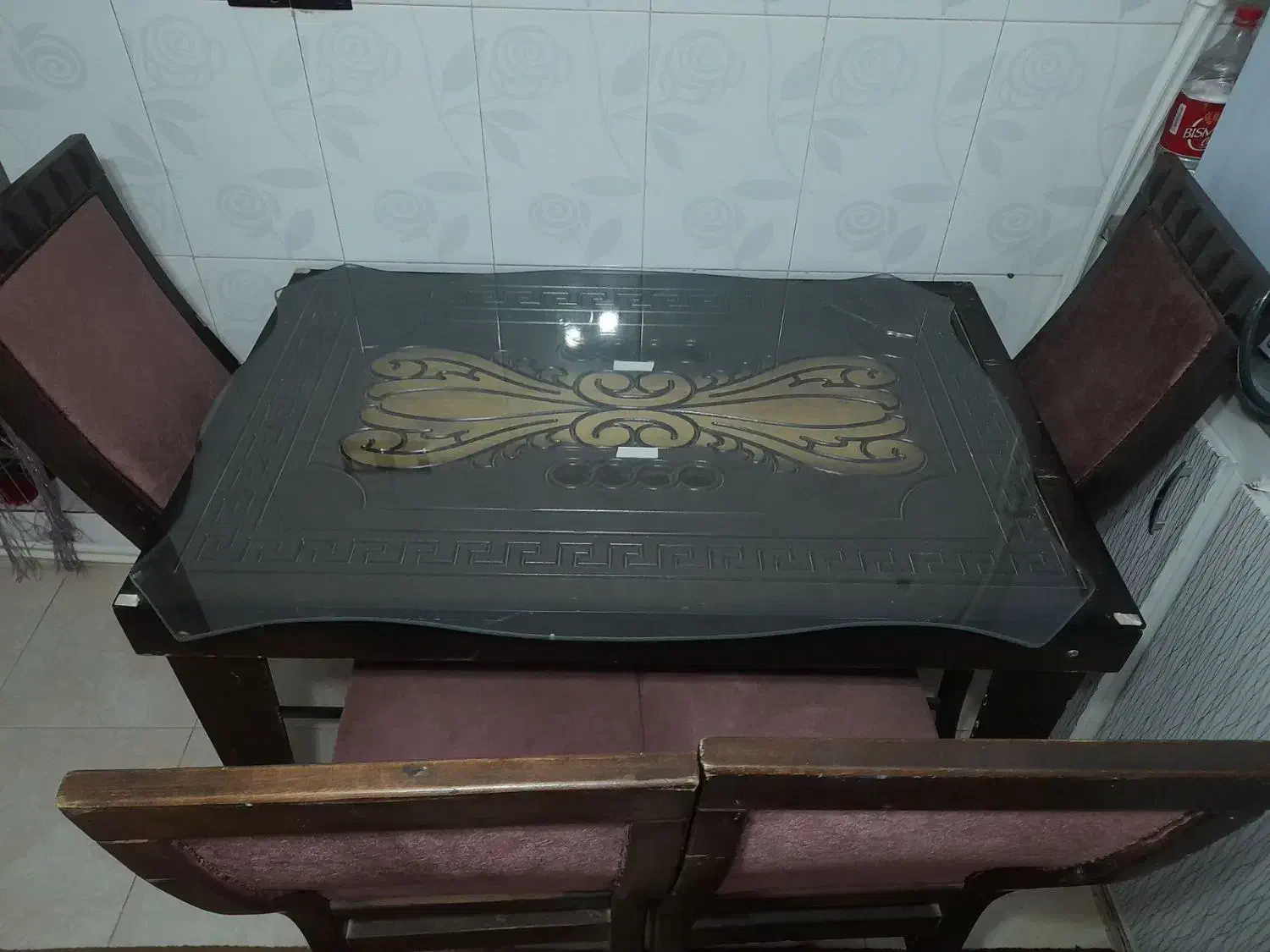 یک دست مبل ۸نفره با میز ناهار خوری ست|مبلمان خانگی و میز عسلی|تربتحیدریه, بوستان باغ ملی|دیوار