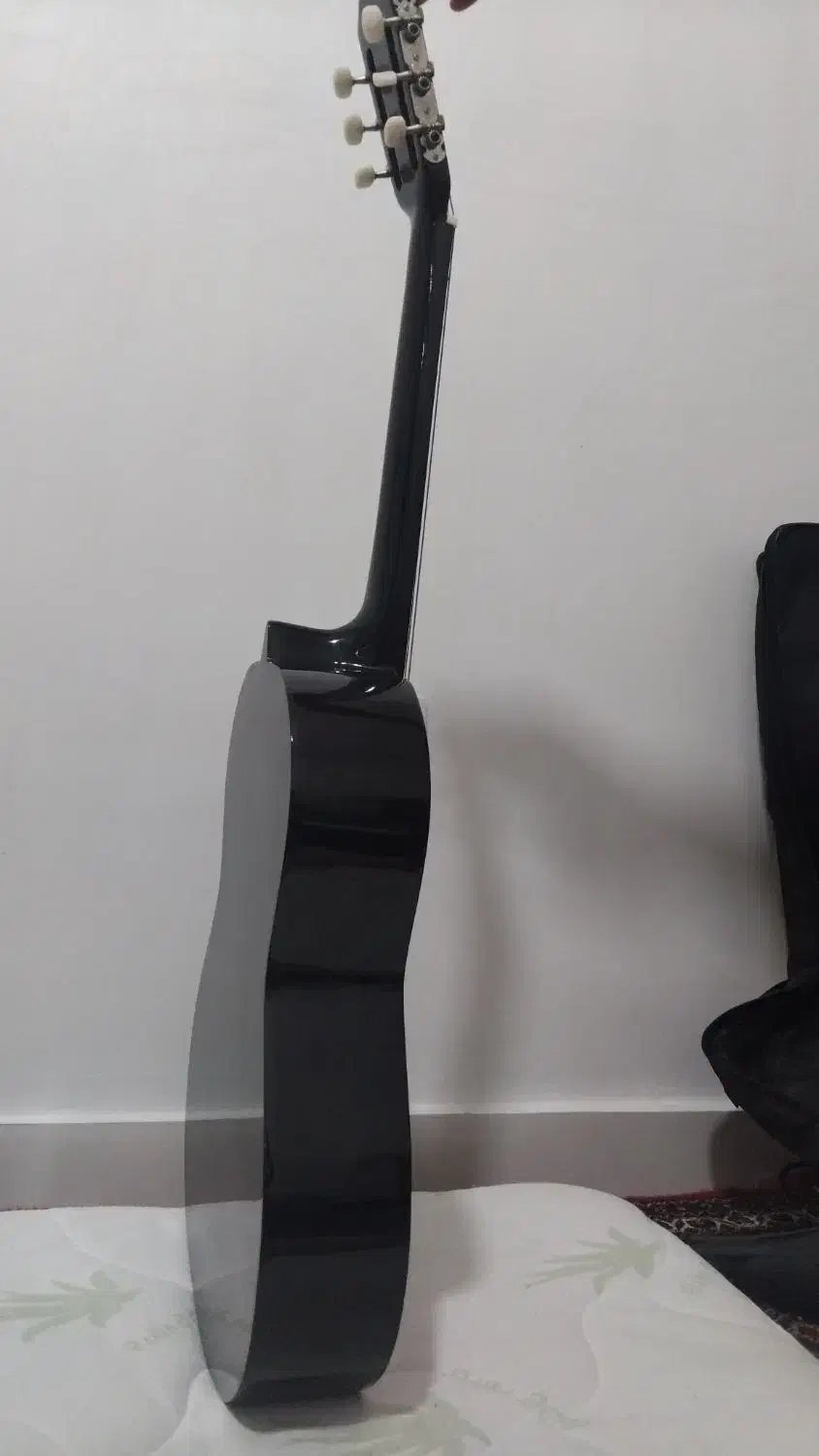 گیتار والنسیا|گیتار، بیس، امپلیفایر|قروه, |دیوار