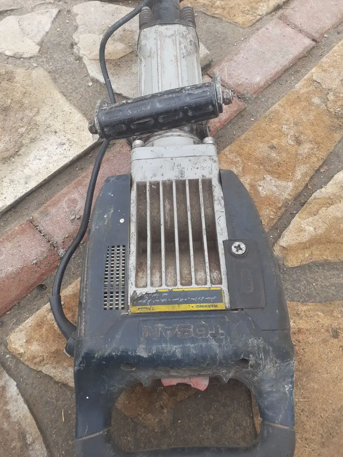 دژبر توسن سالم|ابزارآلات|ایجرود, |دیوار