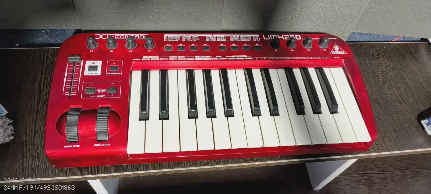 میدی کیبورد بهرینگر|پیانو، کیبورد، آکاردئون|کرمان, |دیوار