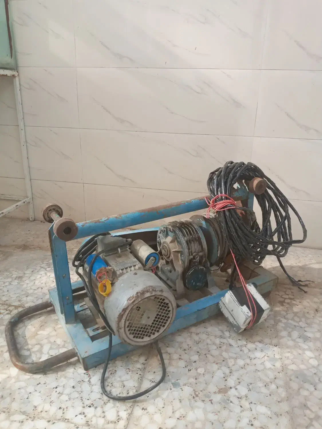 بالابر|مصالح و تجهیزات ساختمان|فلاورجان, |دیوار