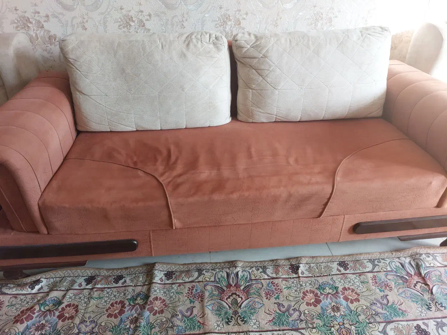 مبل راحتی|مبلمان خانگی و میز عسلی|فولادشهر, A4|دیوار