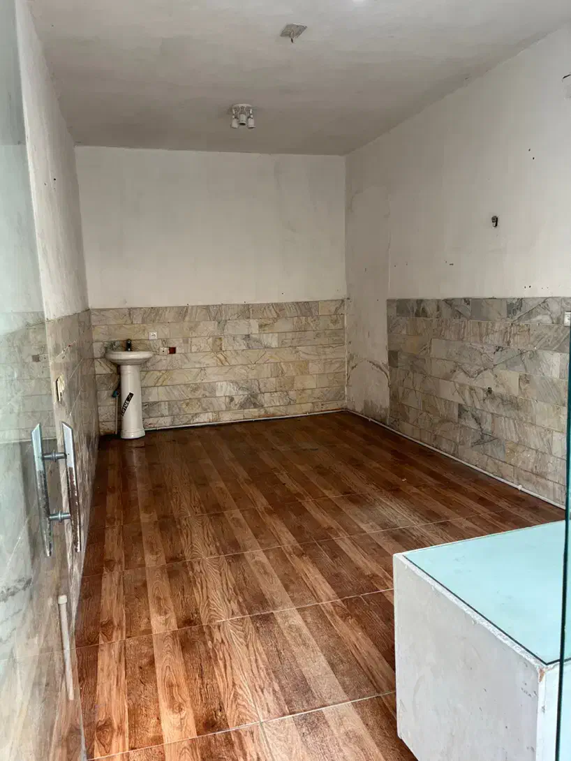 اجاره مغازه ۱۷متری باپیش ۸۰ماهی (۵)املاک قصر|اجارهٔ مغازه و غرفه|رشت, باهنر|دیوار