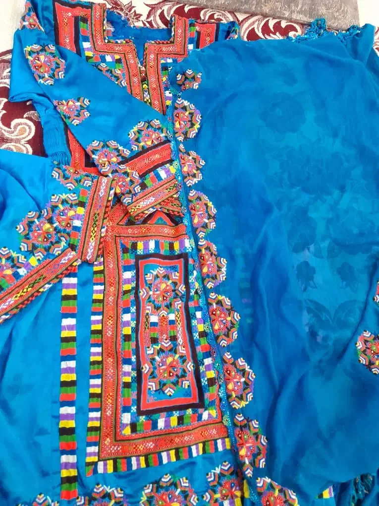 لباس تمام دست|لباس|ایرانشهر, |دیوار