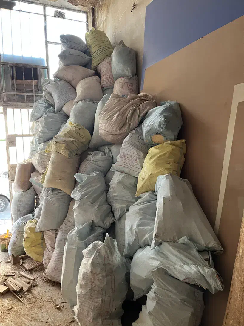 پوشال نجاری، خاک اره،نرمه چوب،چوب هیزمی،خرده چوب|خدمات باغبانی و درختکاری|یزد, |دیوار