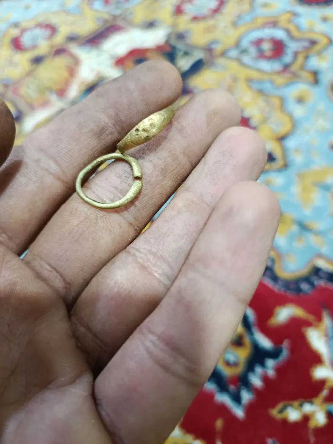 مهره و انگشتر قدیمی کهنه عتیقه|کلکسیون اشیاء عتیقه|شیراز, گل سرخ|دیوار
