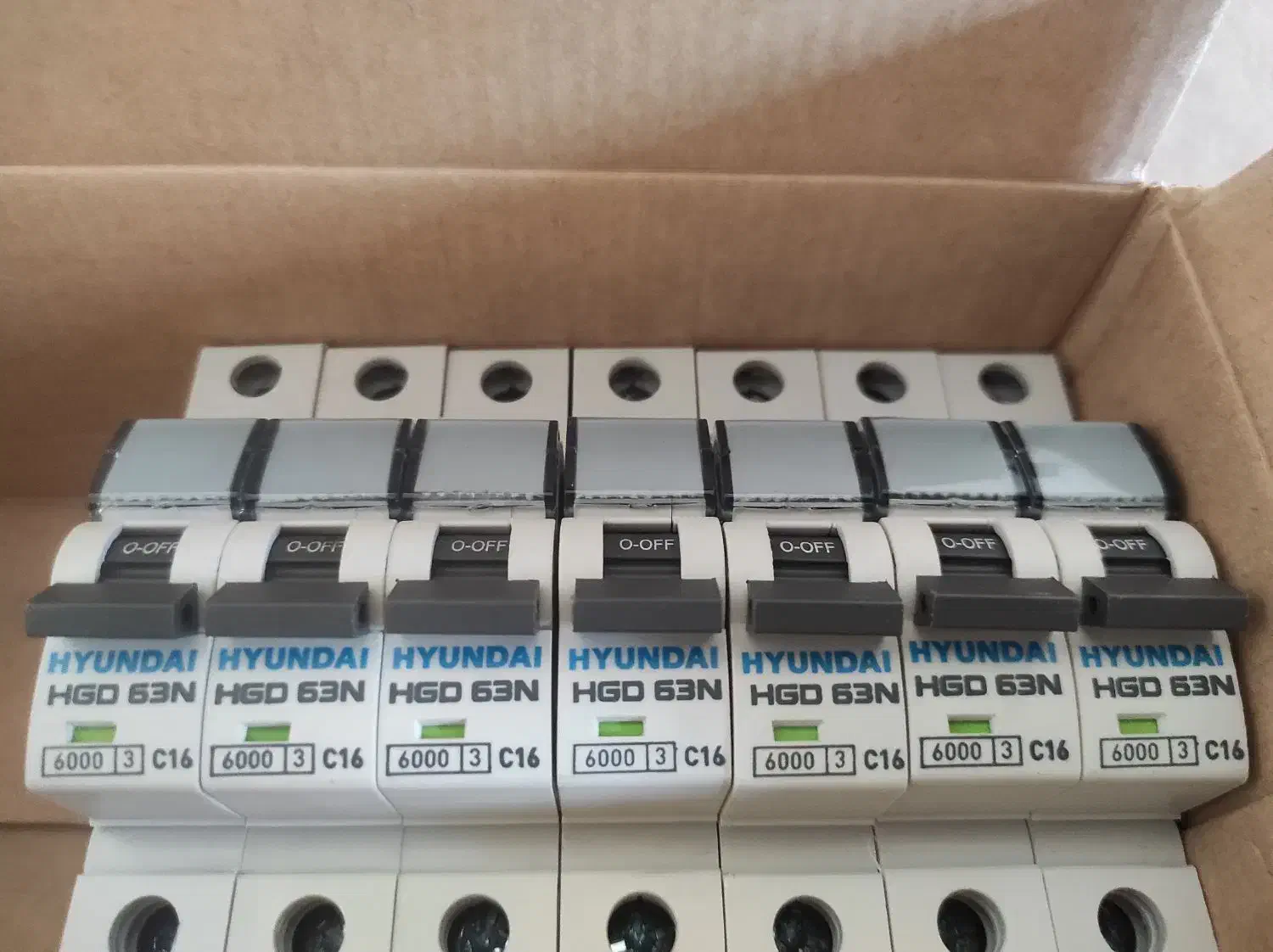 کلید مینیاتوری هیوندایی|مصالح و تجهیزات ساختمان|ری, صفاییه (چشمه علی)|دیوار