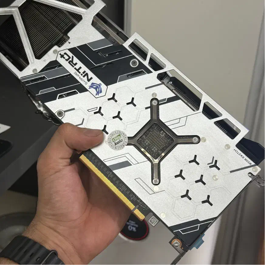 Sapphire nitro+ 5700xt|قطعات و لوازم جانبی رایانه|تهران, شهرک کوهسار|دیوار