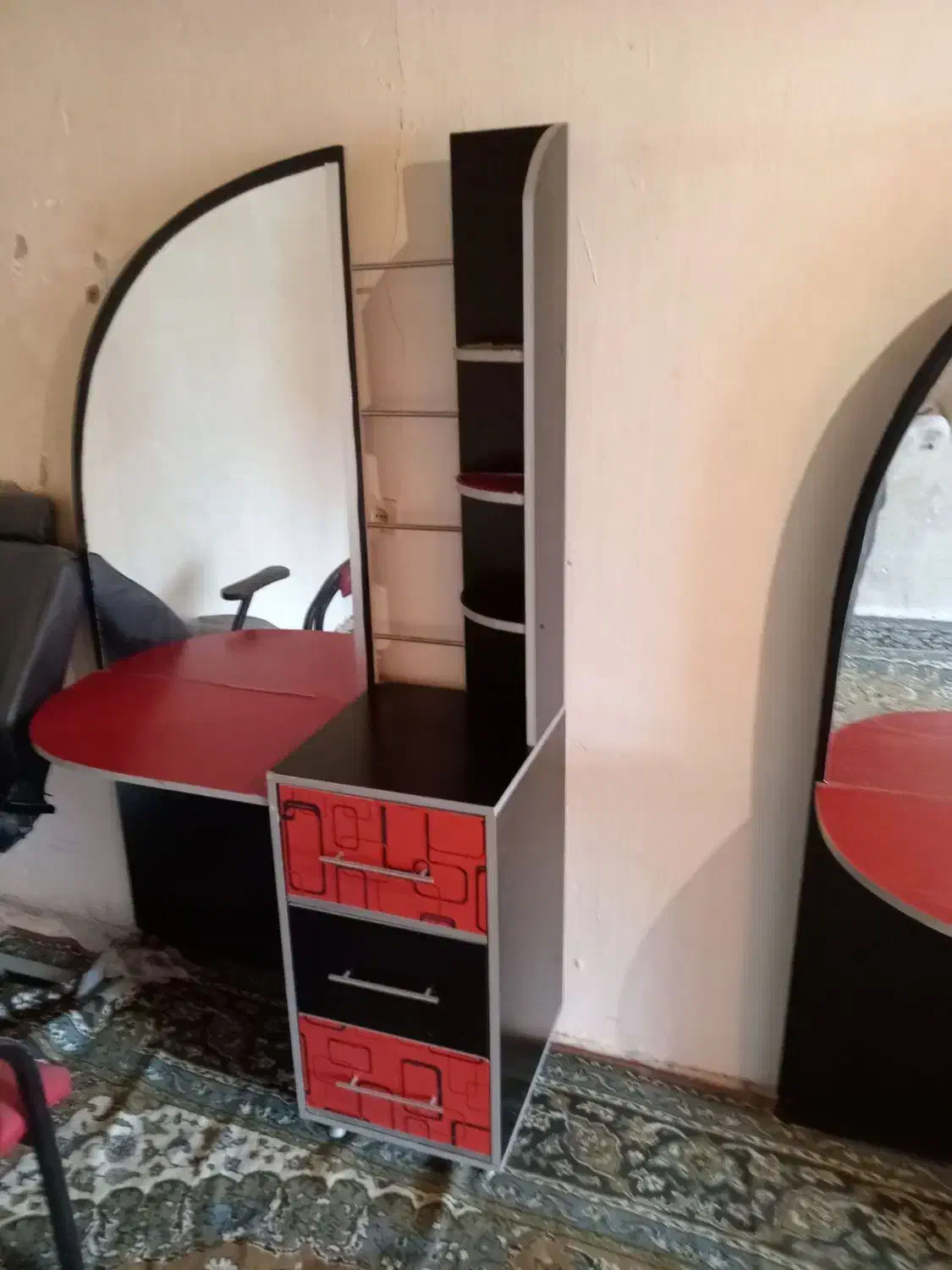 میز ارایش|آرایشگاه و سالن‌های زیبایی|شیروان (خراسان), |دیوار