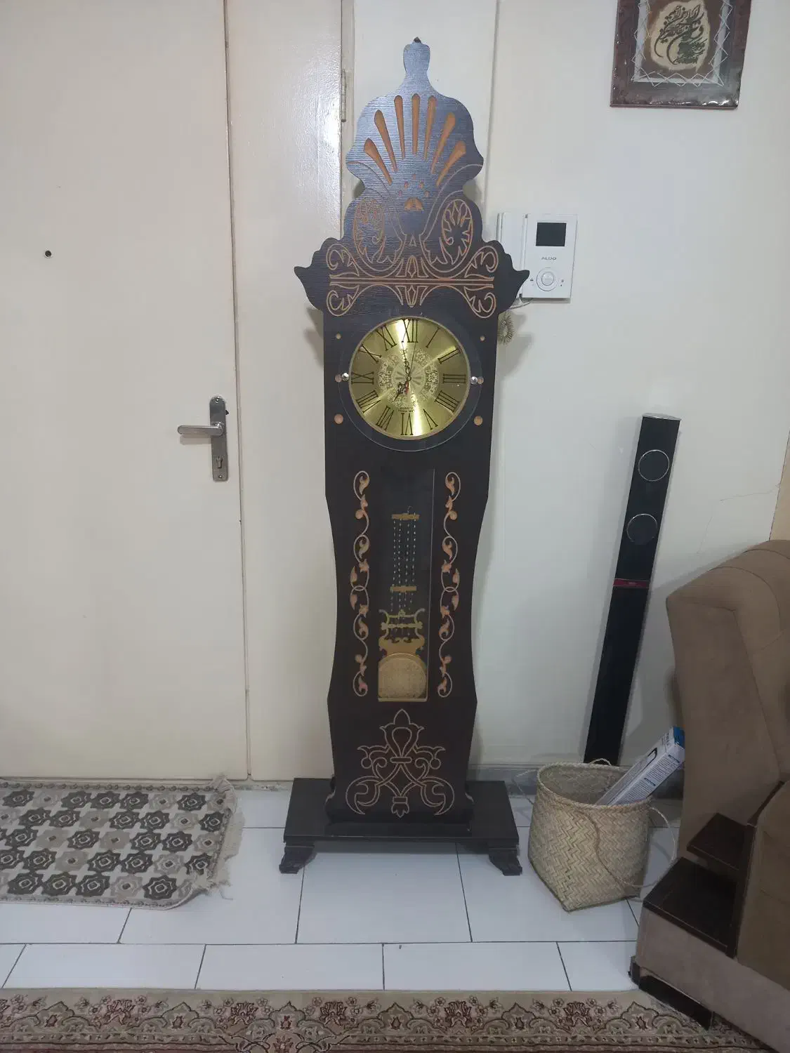 ساعت تمیز بدون هیچ ایرادی.|ساعت دیواری و تزئینی|بومهن, |دیوار