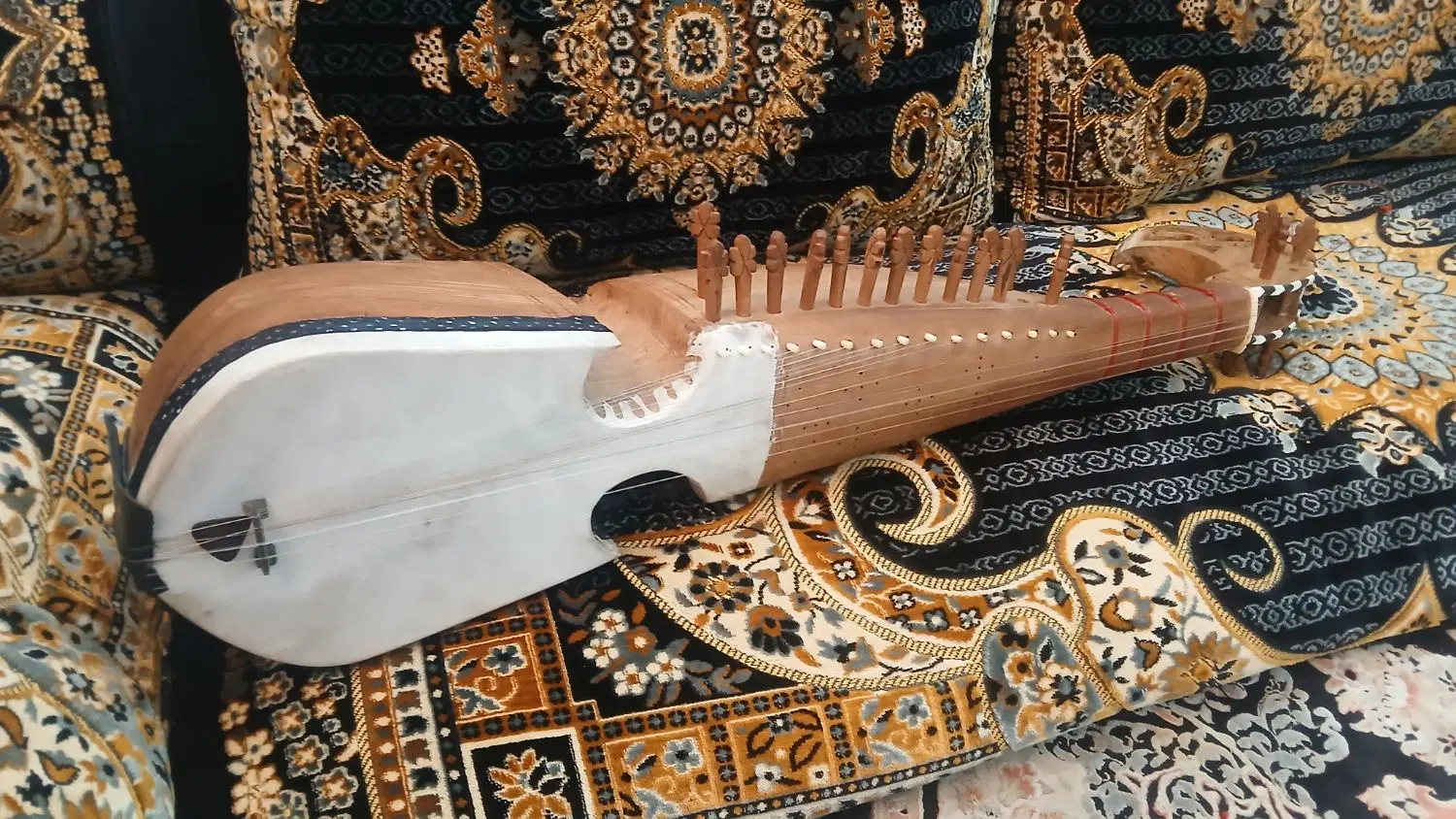 رباب|سازهای سنتی|باقرشهر, |دیوار