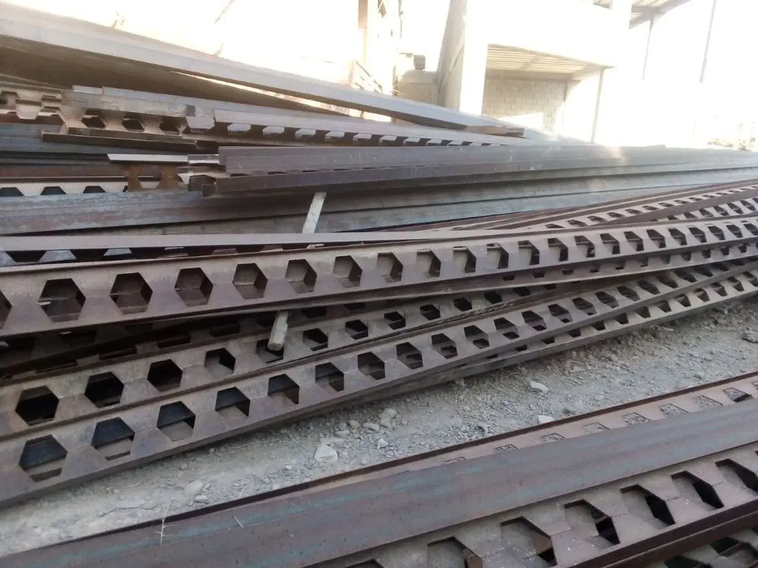 خریدار ضایعات آهن و تیرآهن|خدمات پیشه و مهارت|قزوین, |دیوار