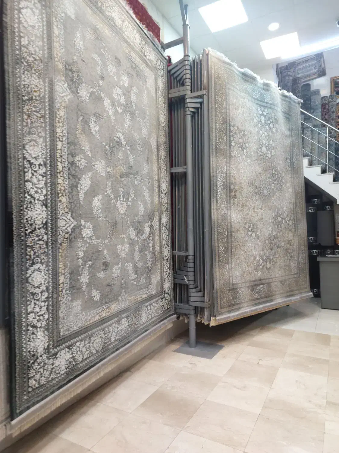 قالی ۹ متری شقایق خاکستری ۷۰۰ اکرولیک اصلی|فرش|مشهد, امیر|دیوار