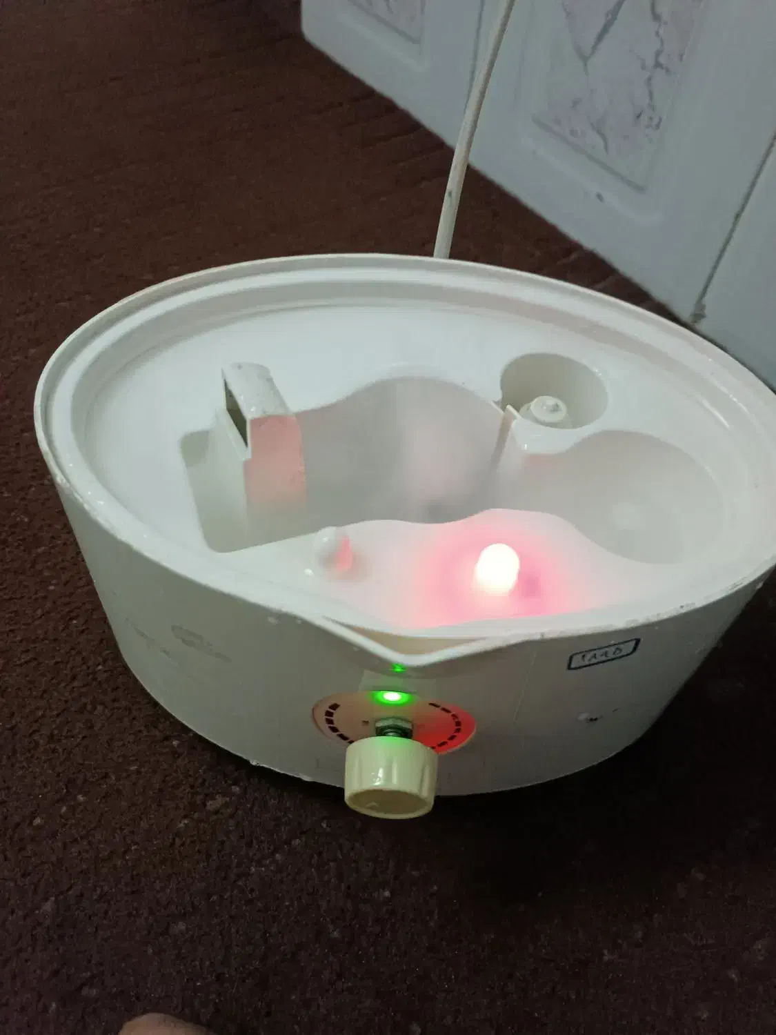 بخور سرد|پنکه و تصفیه‌کنندهٔ هوا|مشهد, کوشش|دیوار