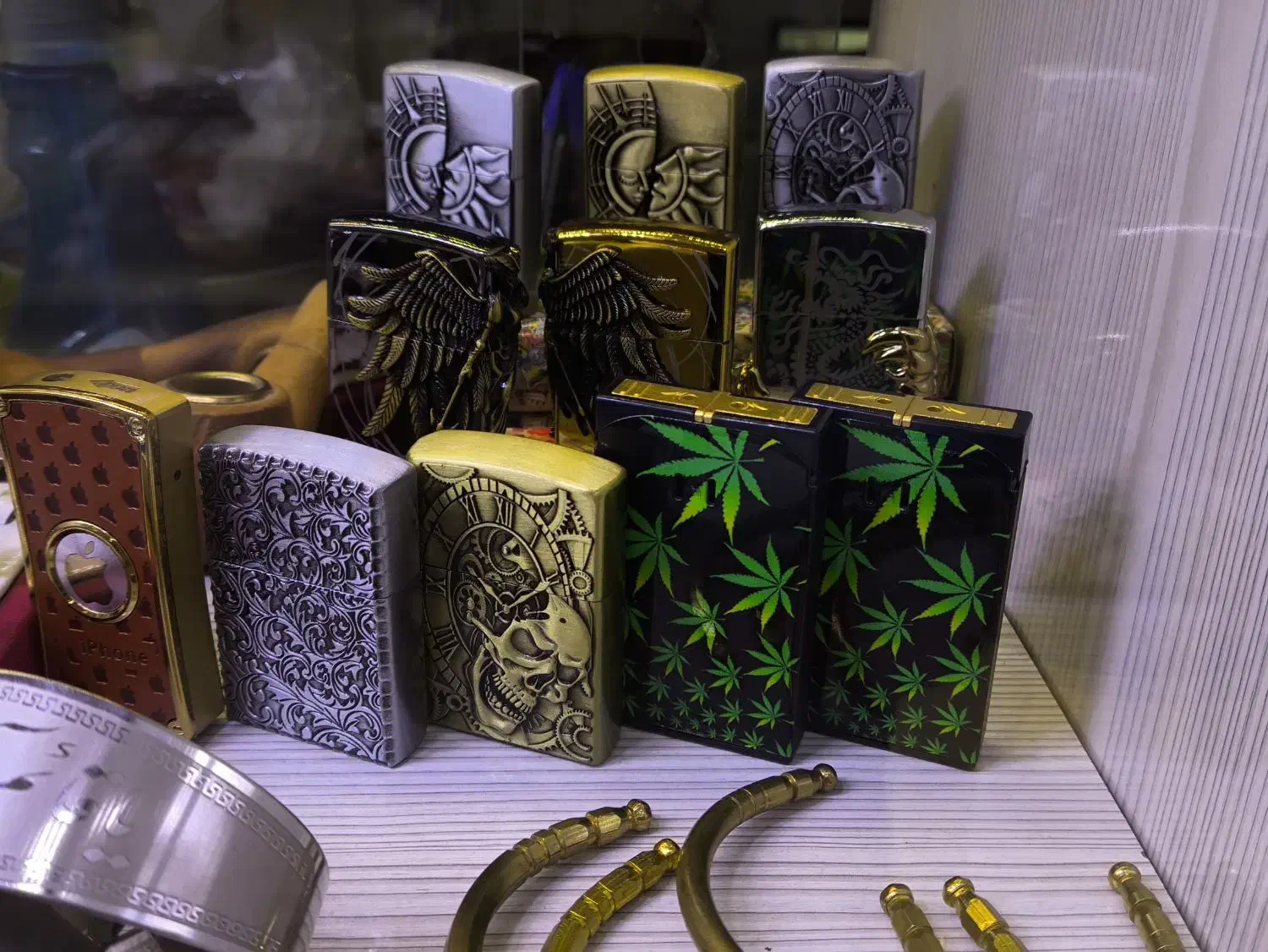 فندک|کلکسیون اشیاء عتیقه|مشهد, نوغان|دیوار