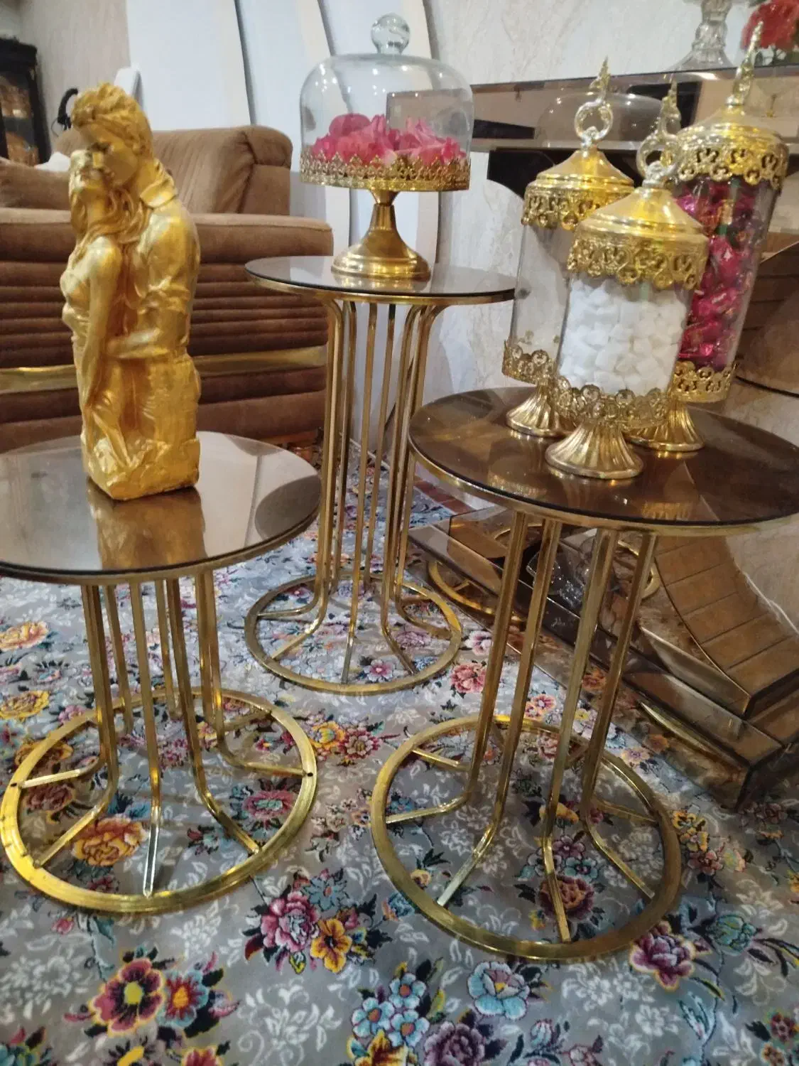 میز  بزرگ مبل وسه عدد گل میز|مبلمان خانگی و میز عسلی|چمران, |دیوار