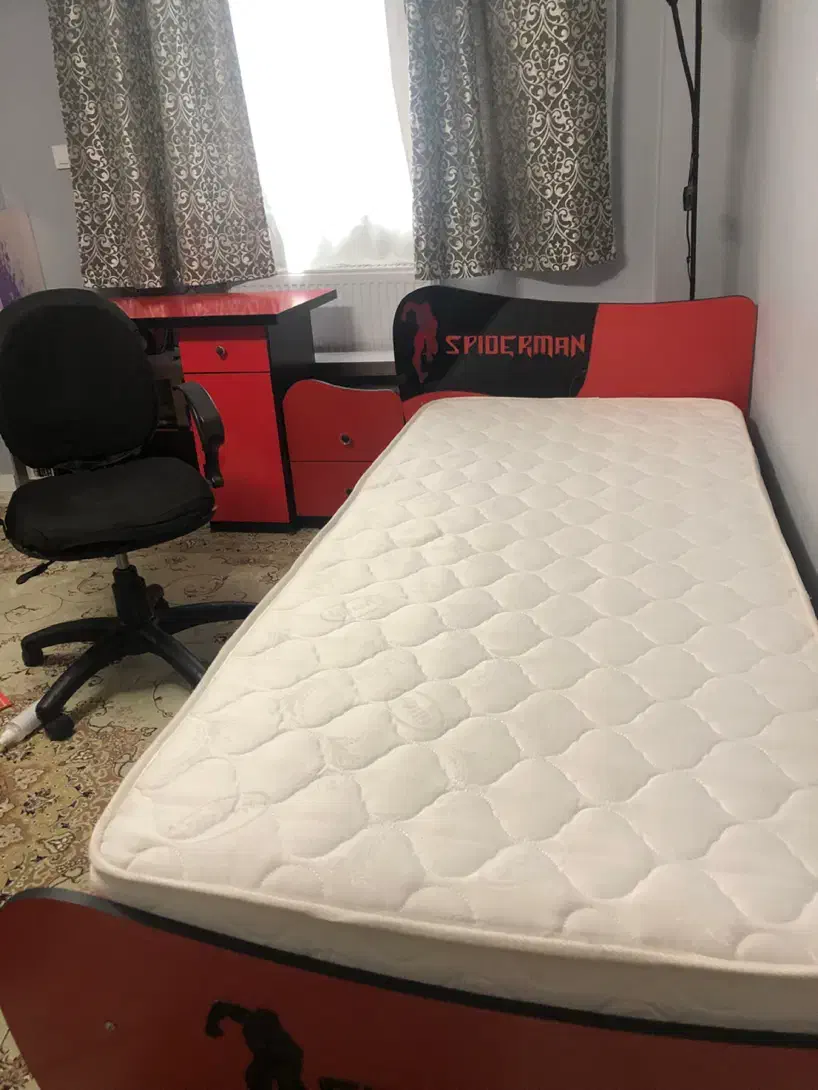 تخت نوجوان با تشک وپا تختی و میز تحریر با صندلی|تخت و سرویس خواب|شیراز, تلخ داش|دیوار