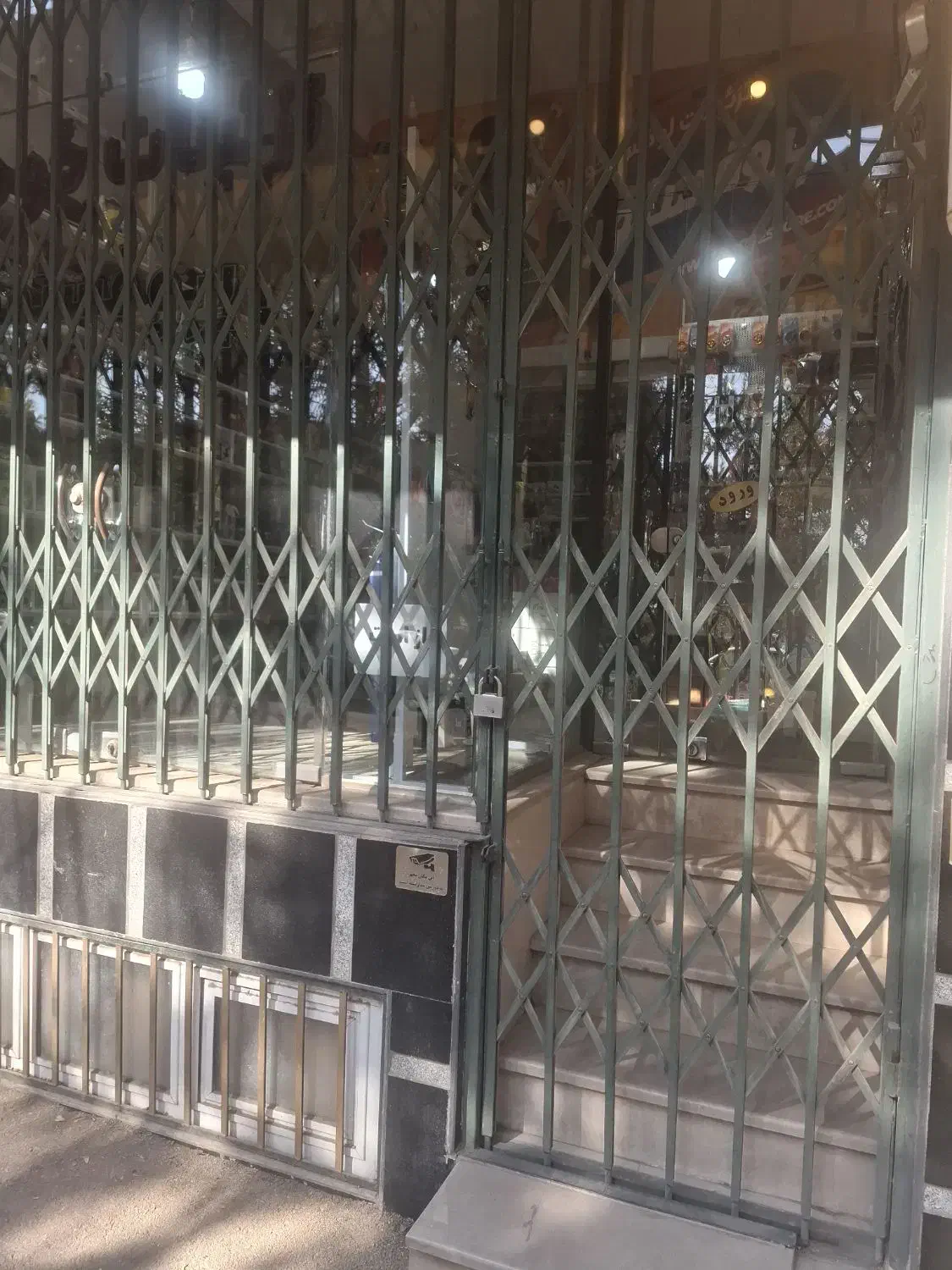 رهن و اجاره|اجارهٔ مغازه و غرفه|قم, نوقطار|دیوار