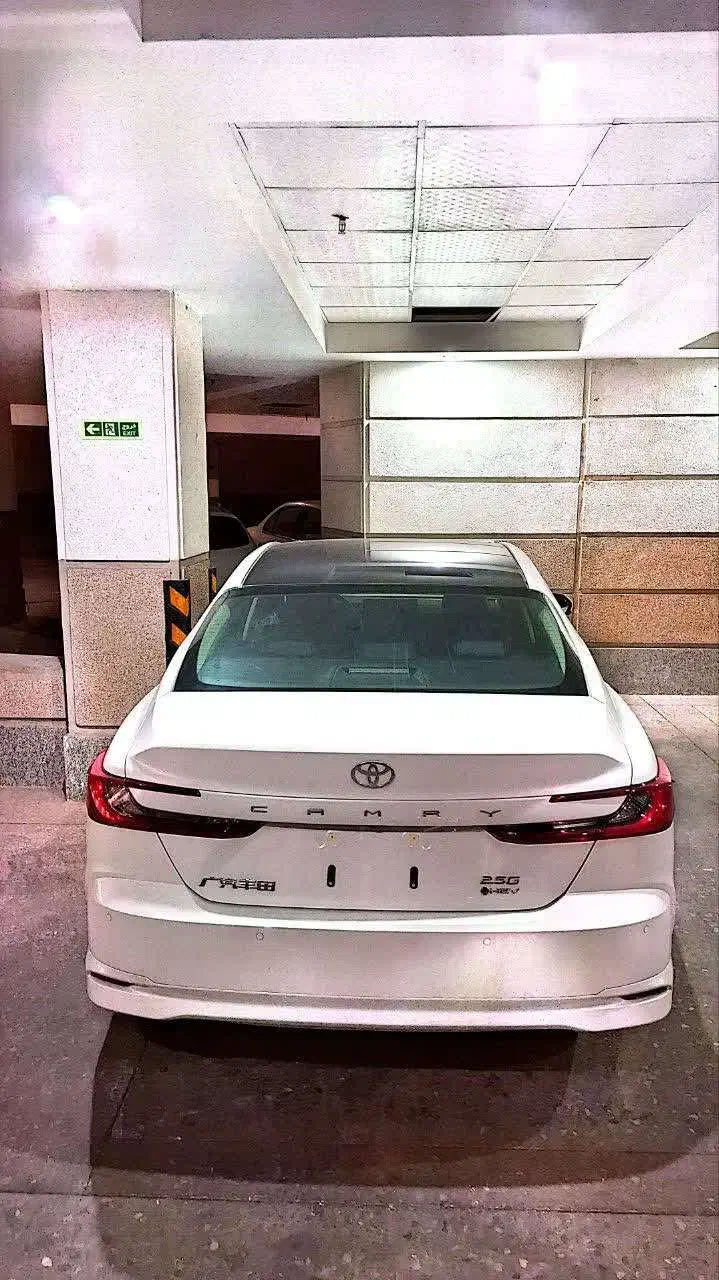 تویوتا کمری سفید هیبرید 2.5لیتر مدل 2025|خودرو سواری و وانت|تهران, گلستان (شهرک راه آهن)|دیوار